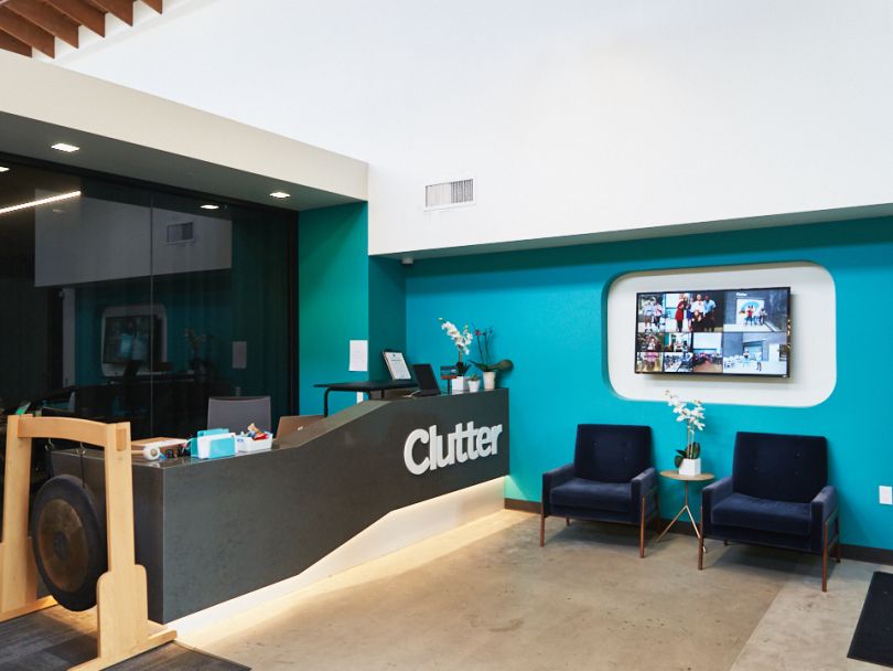 clutter la tech office