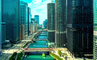 An aerial shot of the Chicago River.