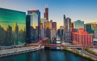 Cityscape image of Chicago downtown at sunrise.