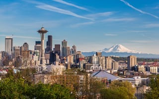 A daytime view of the Seattle skyline.