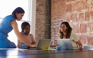 women working together