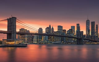Landscape photo of New York City skyline.