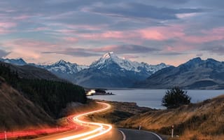 Road leading to a mountain in New Zealand