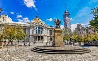 Mexico City arts palace.