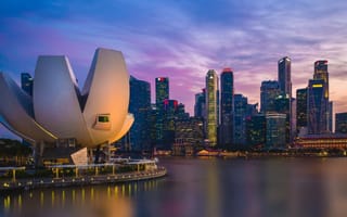 Singapore skyline and museum.
