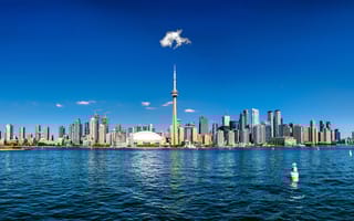 A view of the Toronto, Ontario skyline along the water.