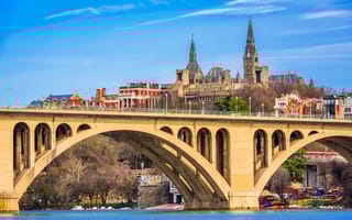 Photo description: Potomac bridge in Washington, D.C.