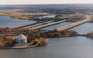 An aerial view of the Washington monument and surrounding area.