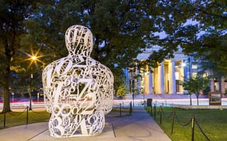 Jaume Plensa's Alchemist sculpture is pictured on the MIT campus in Cambridge. | Photo: Shutterstock