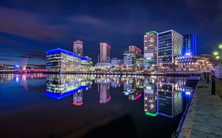 Nighttime photo of Manchester.