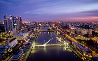 Women's bridge in Buenos Aires.