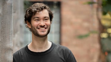 Blinq Raises $25M to Expand Its Digital Business Card Thumbnail