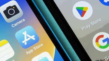 Google’s Pixel 10 Pushes Smartphones Into the AI-First Era. Can Apple’s iPhone 17 Catch Up? Thumbnail