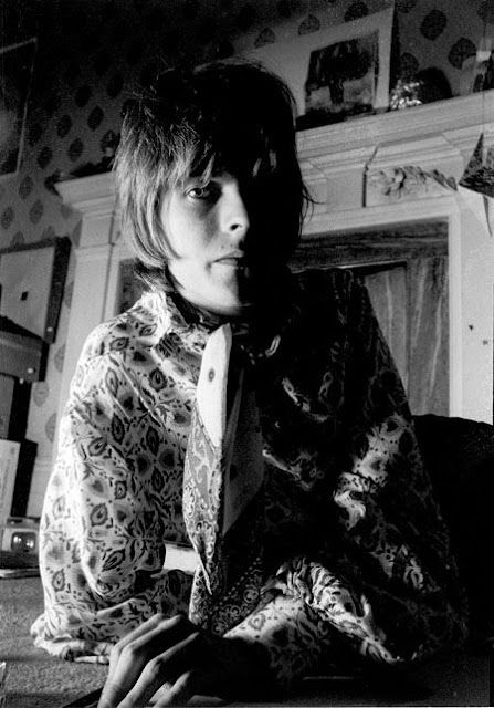 What Did David Bowie Look Like in 1968
