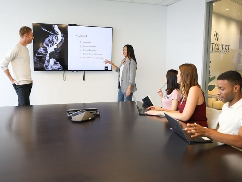 Nextguest team works together