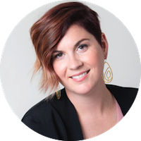 Colleen Curtis headshot