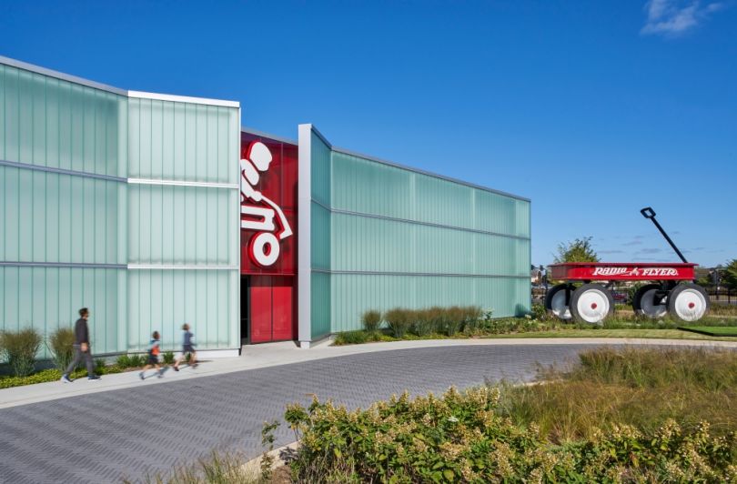 radio flyer entrance