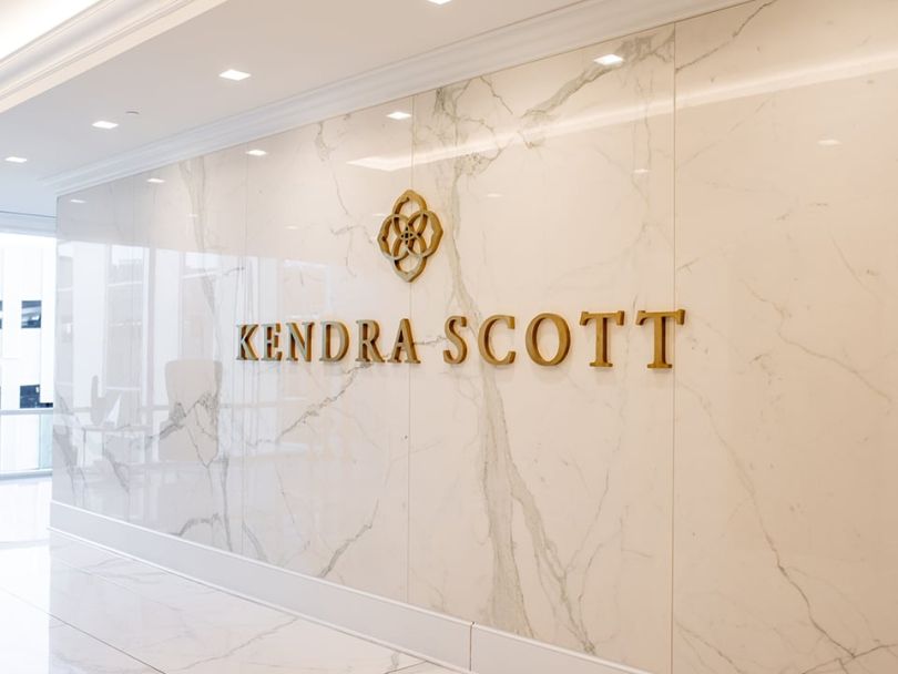 Kendra Scott sign