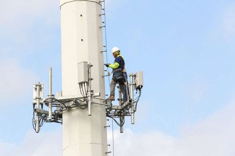sac wireless tower crew