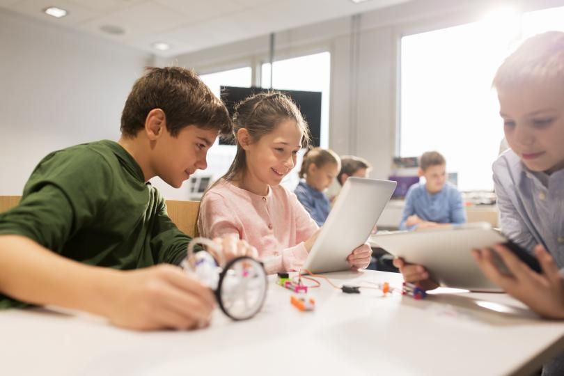 kids using laptops