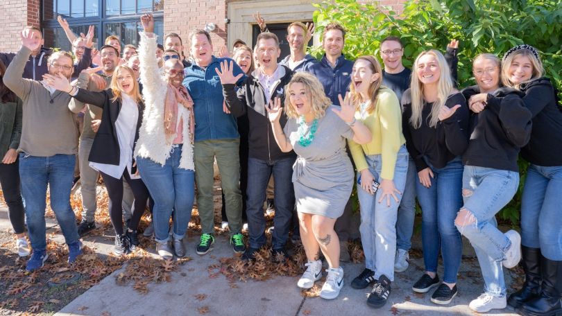 Akeneo employees pose for a team photo. 