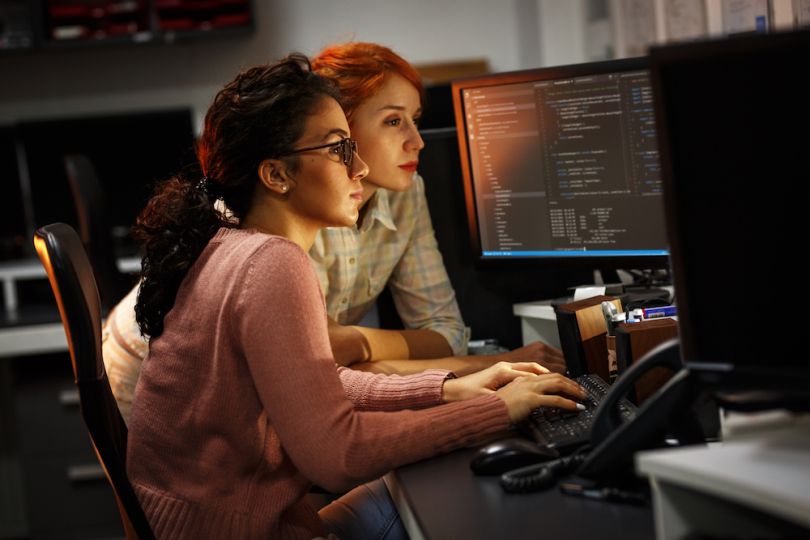 veterans at computer
