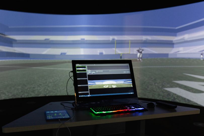 virtual reality theater accenture office tour