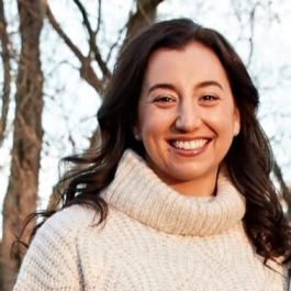 Image of Alicia Bloom