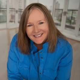 Image of Holly Kennedy