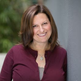 Image of Lori Medeiros