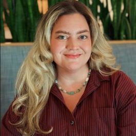 Image of Holly Knowles