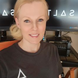 Image of Debra Johnston